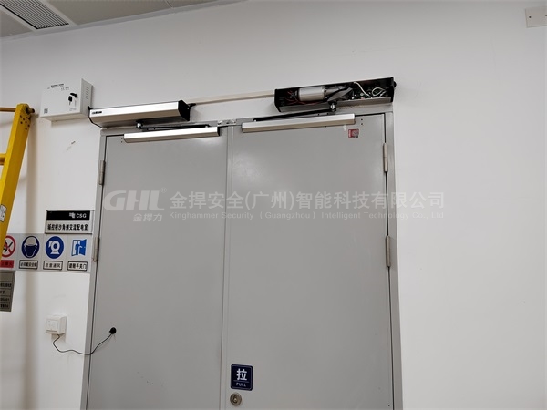 防火門(mén)安裝自動(dòng)平開(kāi)門(mén)機(jī)