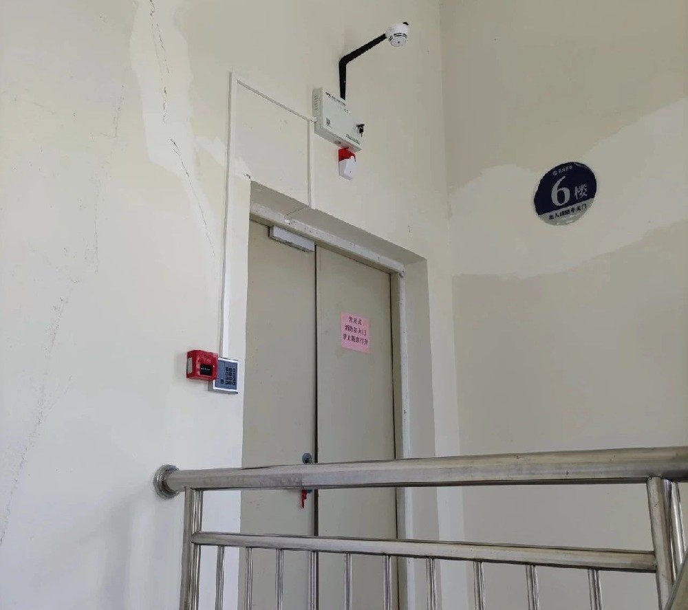 天臺(tái)門(mén)禁管控方案，符合消防疏散要求