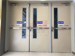 推杠鎖廠家的緊急出口，控制門鎖可以雙向安裝