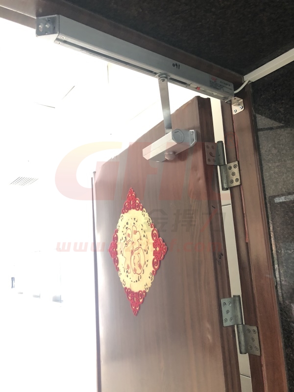 金捍力電動閉門器裝于常開式防火門