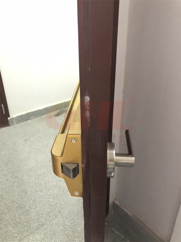 逃生鎖搭配外側(cè)執(zhí)手鎖