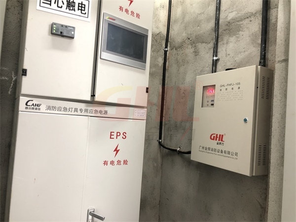 電動閉門器接入防火門監(jiān)控系統(tǒng)，由金捍力防火門監(jiān)控主機(jī)聯(lián)動控制。