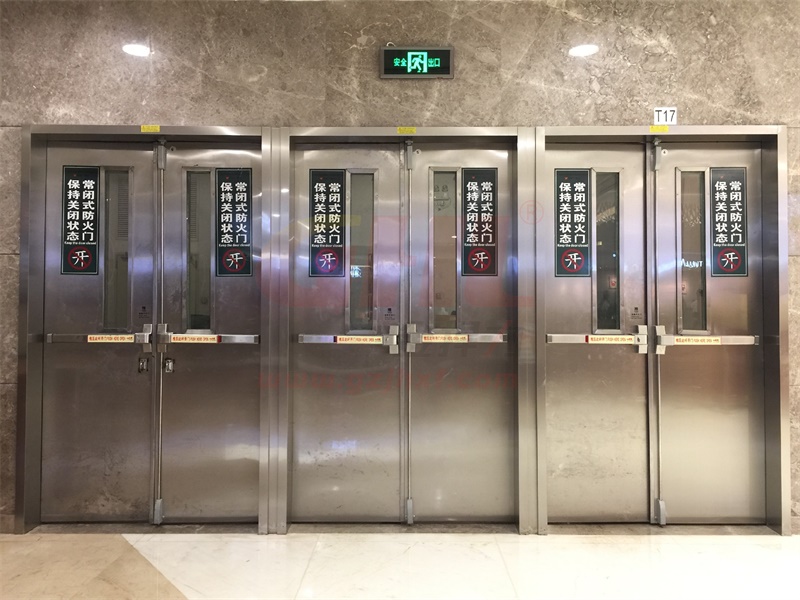 消防門推桿鎖項目安裝實拍