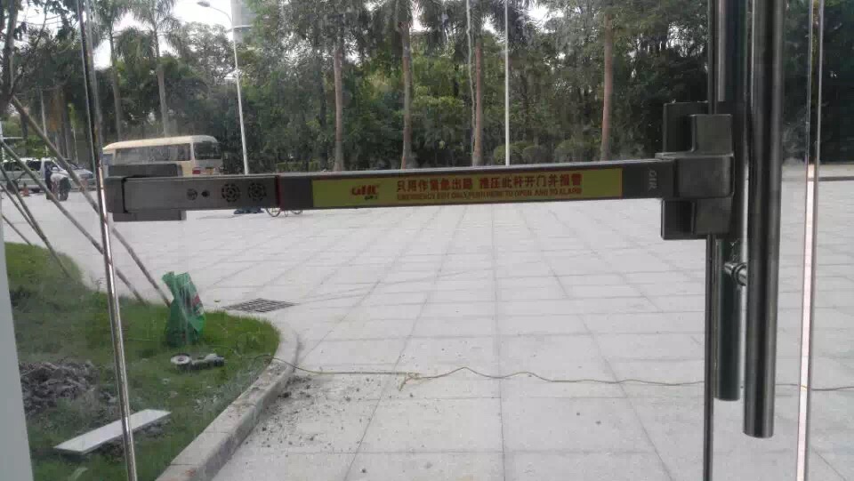 玻璃門安裝推桿鎖