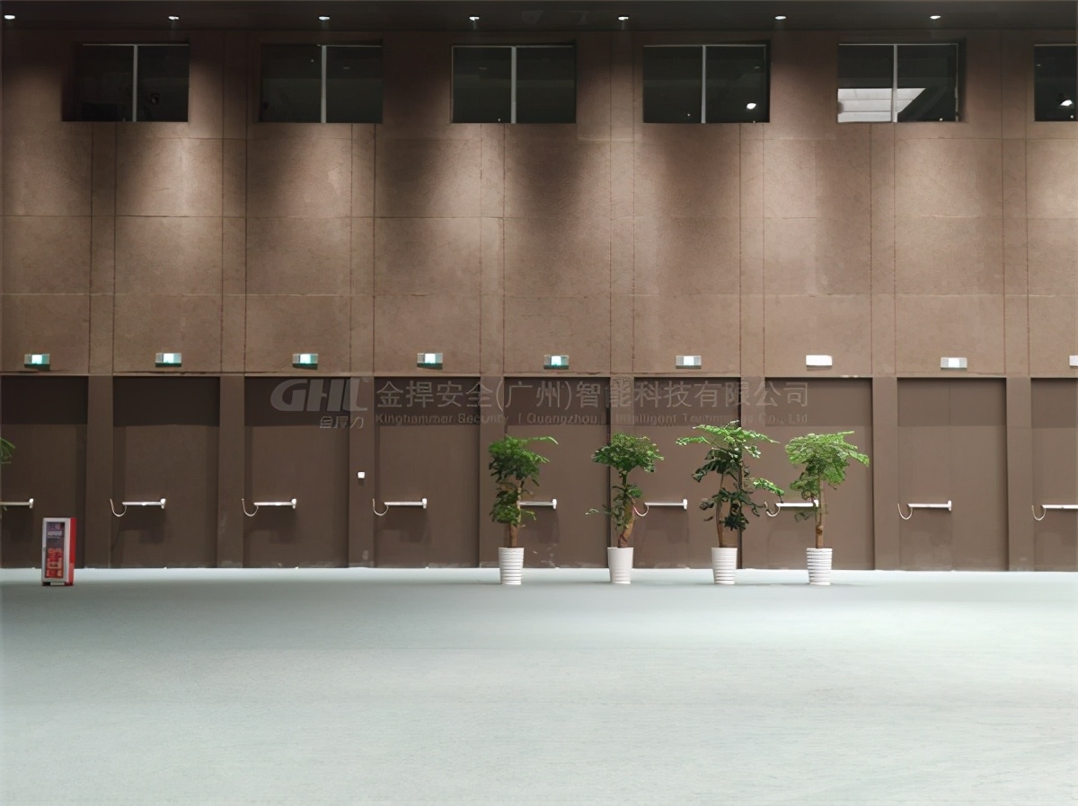 廣州越秀國際會議中心會議廳疏散門安裝電動推桿鎖